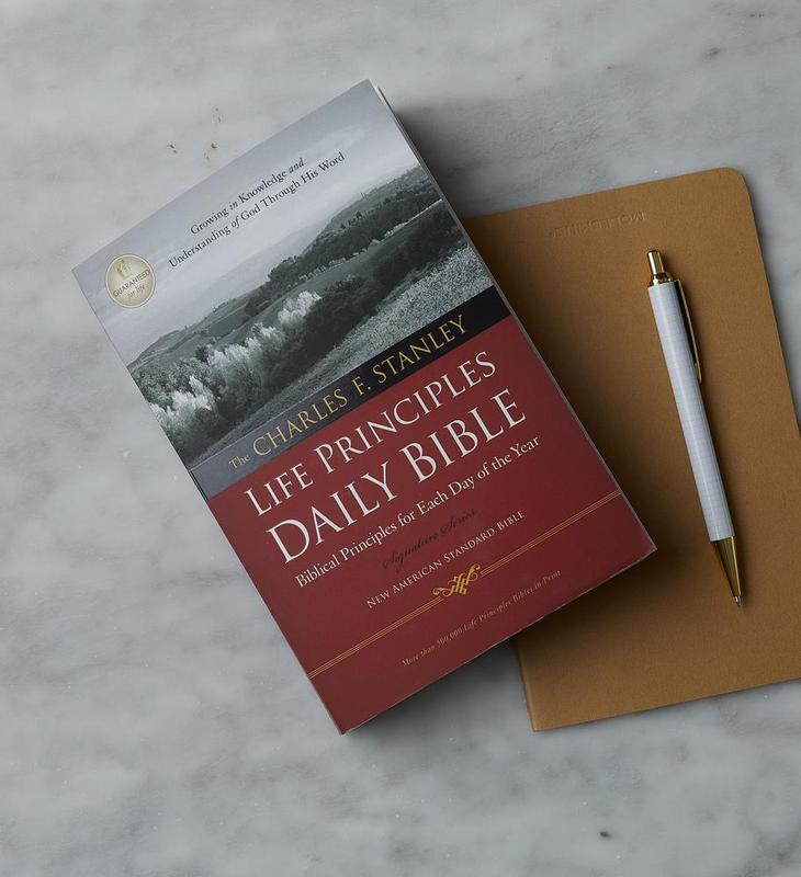 Vidaluz™ Daily Bible